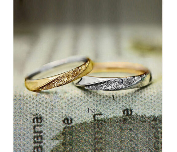  ハワイアン柄が斜めにデザインされた結婚指輪