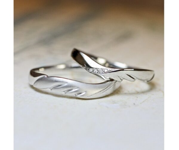 天使の羽をデザインアレンジしたオリジナルの結婚指輪オーダー作品 