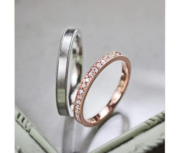 ピンクゴールドにミルグレインが入る、エタニティのアンティーク結婚指輪