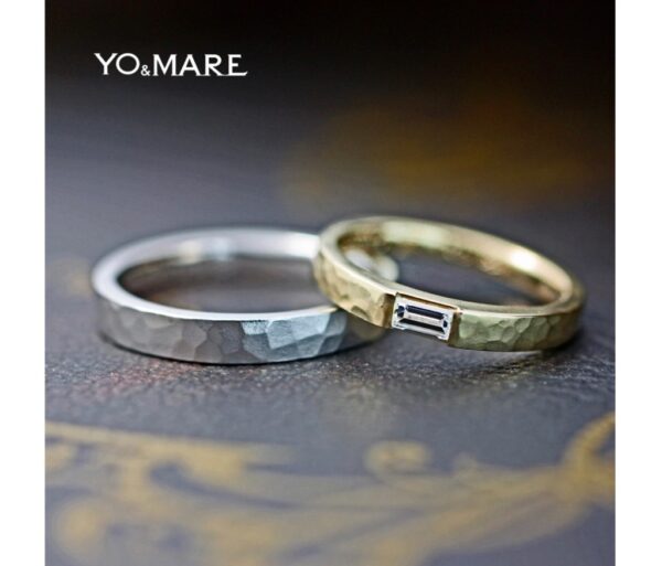 長方形ダイヤをツチメのゴールドリングにセットしたアンティークな結婚指輪