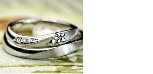  ユリの花のモチーフを結婚指輪にデザインしたオリジナルオーダー ＞