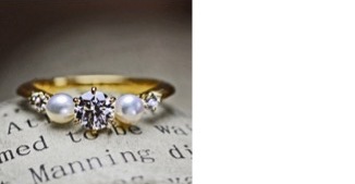 【婚約指輪に真珠】をセットしたオルゴールデザインのオーダー作品＞