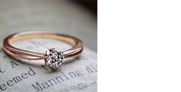 ロゼカラーのピンクゴールドにダイヤモンドが留まる婚約指輪・リングコレクション＞