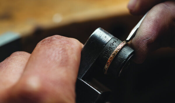 指輪に究極の金属芸術【手彫り模様】を！その魅力5つを徹底解説