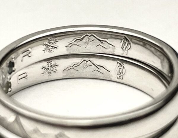 【アルプスの山の模様】を手彫りで入れた結婚指輪オーダー作品