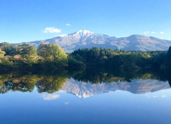 鳥海山の画像を添付します。