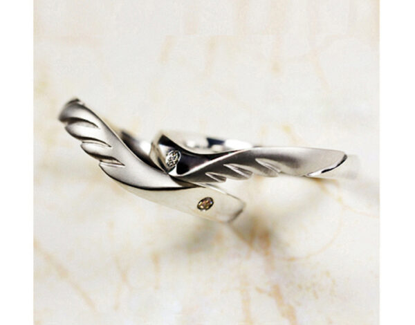 ティンカーベル（天使の羽）をモチーフにしたプラチナの結婚指輪コレクション 