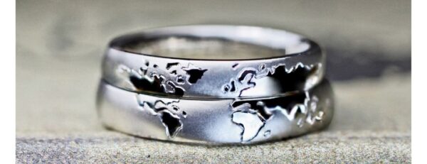 【ヨーロッパの世界地図】を手彫りで入れた結婚指輪オーダー作品  詳細記事へ