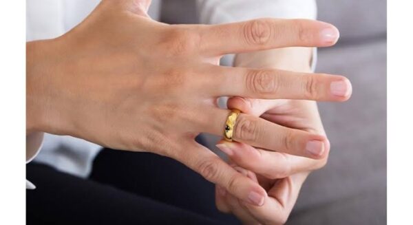 【サイズを正確に測って】オーダー結婚指輪を成功させる3つの方法！＞　