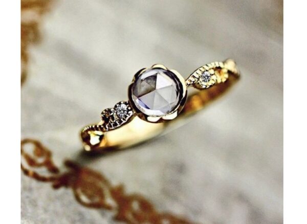 ローズカットのダイヤをアンティークな婚約指輪にオーダーメイド