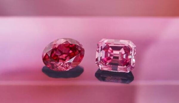 タイプ Ⅱ のダイヤ原石は、最も希少価値の高い純粋カラーダイヤモンドになる