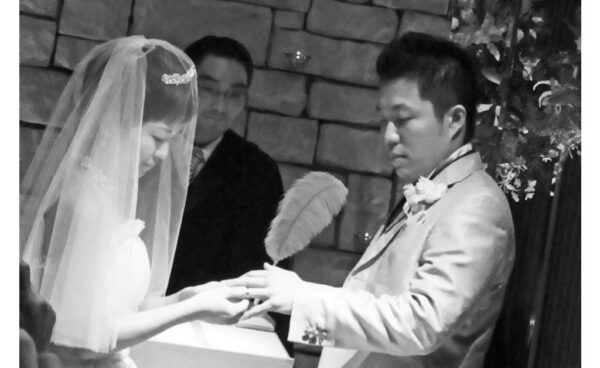 二人の結婚指輪を重ねて世界で一つの マークをつくりました・A様