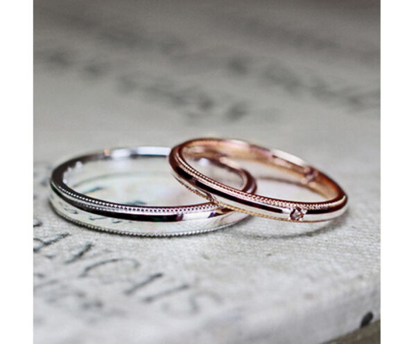 ピンクゴールド＆プラチナのバイカラーデザインのシンプルな 結婚指輪コレクション ＞