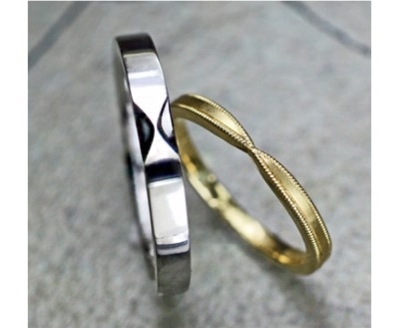 【リボンデザイン】のプラチナとゴールドの結婚指輪オーダー作品 ＞