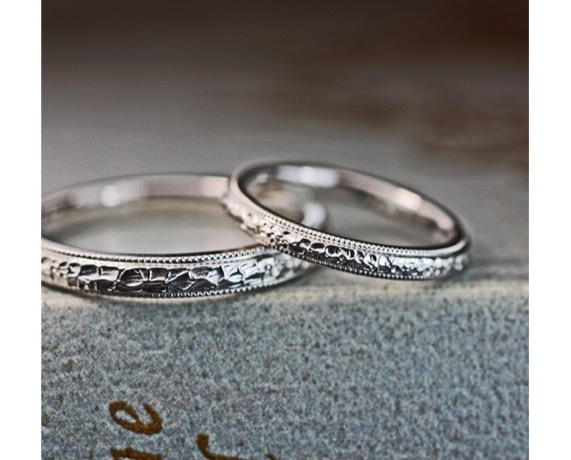 結婚指輪にクロコ風テクスチャーとミルグレインをオーダーメイド作品 ＞