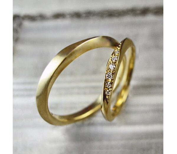 ペアでより添う,ふたつの月（ルナ）の結婚指輪ゴールドコレクション ＞ 