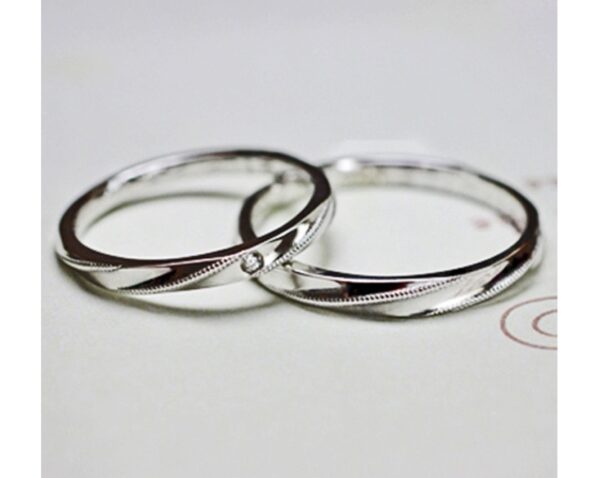 ■ 細く白いより糸をイメージデザインした結婚指輪プラチナコレクション 