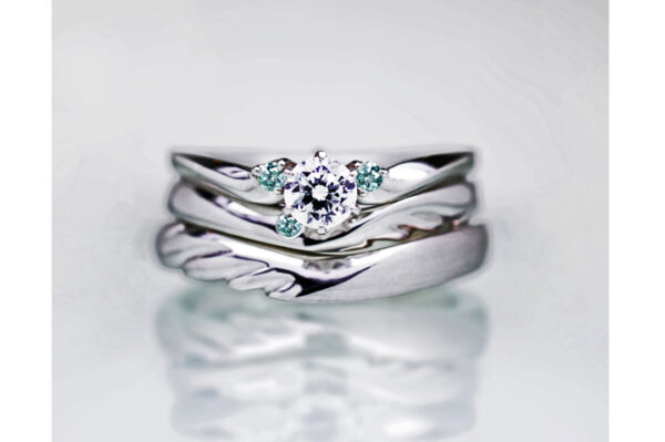 【天使の羽とブルーダイヤ】をデザイン・結婚指輪＆婚約指輪のセット 