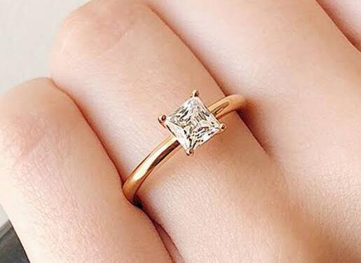 ダイヤモンド　ブリリアントカット(0.591)　指輪