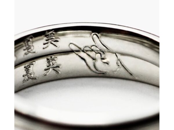 ヘビーメタルのサインを【結婚指輪の内側】に入れたオーダー作品 