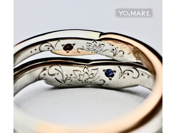 ■ リボンデザインのリング裏側に花の模様を手彫りで入れた結婚指輪オーダーメイド作品 