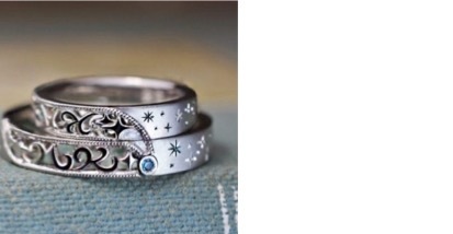 ブルーダイヤの流れ星とイニシャルをデザインした結婚指輪オーダーメイド作品 