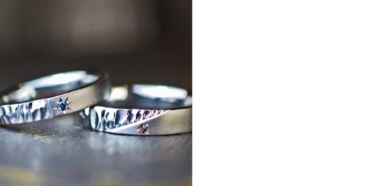 ブルーとブラウンダイヤの星が輝く個性的な結婚指輪オーダー作品 