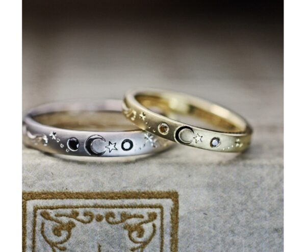 ■  三日月模様とダイヤを入れたゴールドの結婚指輪 オーダー作品