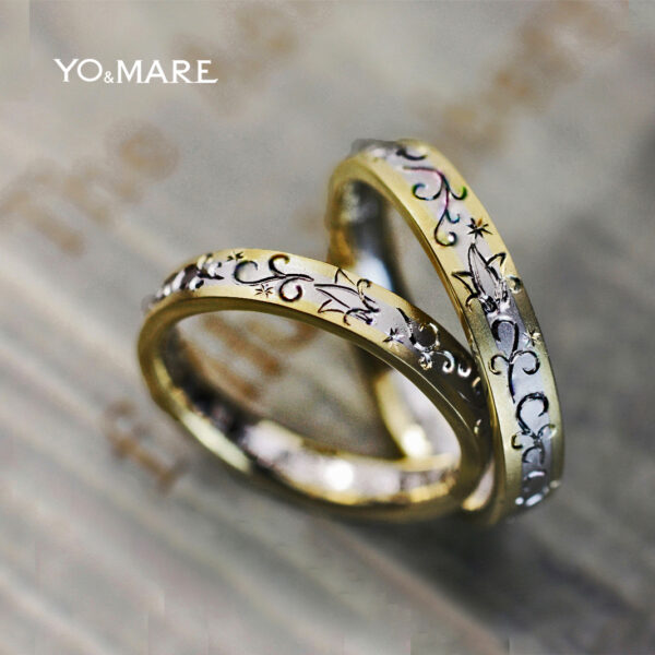 ユリの模様が入るゴールドとプラチナなコンビ・結婚指輪オーダー作品