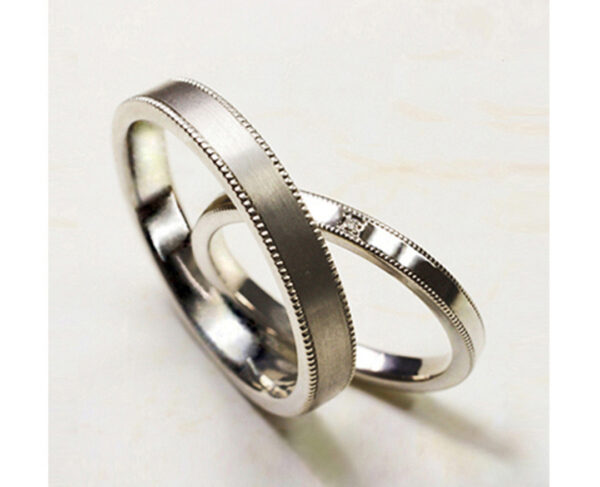 プラチナのリボンをデザインしたミルグレインの結婚指輪コレクション 