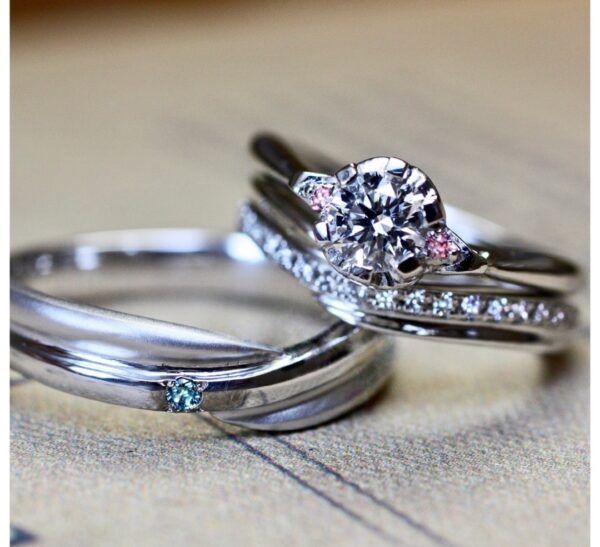 ダイヤの結婚指輪と花の婚約指輪のセットリングオーダー作品