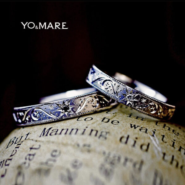 雪の結晶と星とスターダストの模様を結婚指輪に描いたオーダーメイド作品