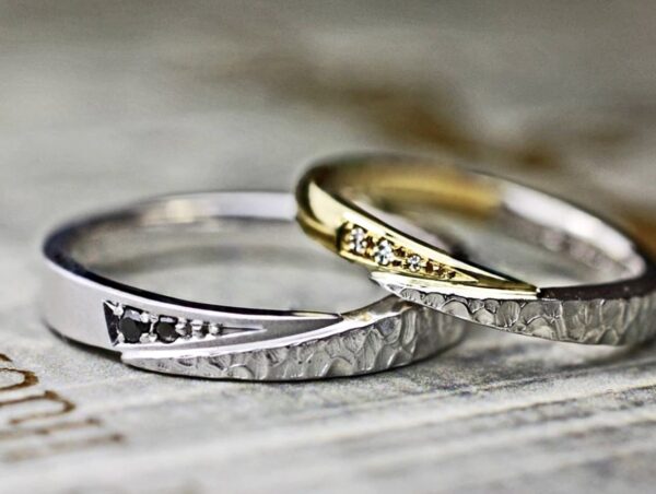 スネークデザインのゴールド＆プラチナテクスチャーのコンビカラー・結婚指輪オーダーメイド作品
