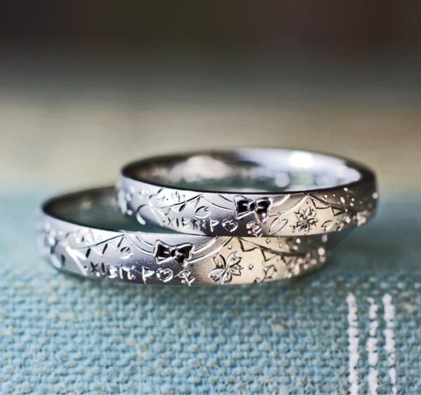 シカと富士山の四季の模様を描いた結婚指輪が完成 