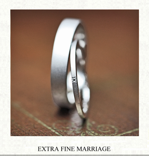 極細のレディスと幅広のメンズにデザインされた結婚指輪オーダー作品