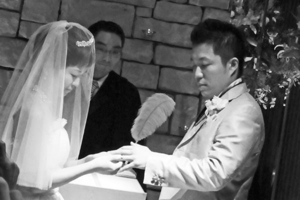 二人の結婚指輪を重ねて世界で一つのマークをつくりました　A様・千葉 柏
