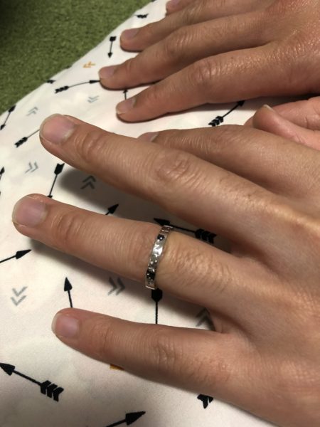 結婚指輪を指にしてみました