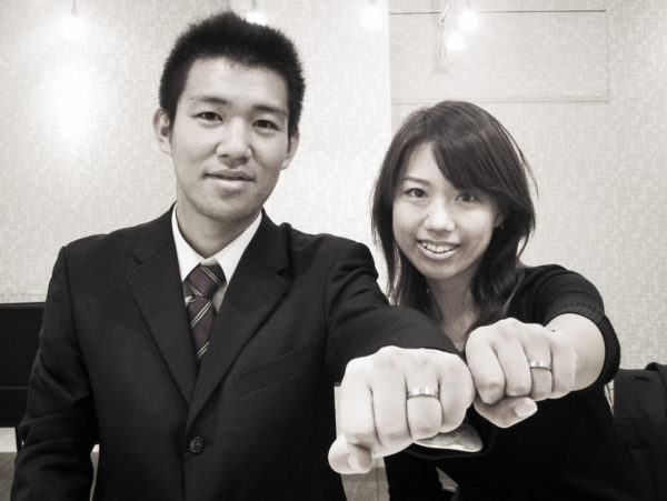 結婚指輪を重ねるとブラウンダイヤのラインが一つに繋がる Ｉ様 千葉・ 柏